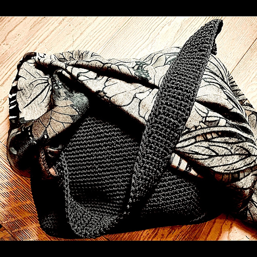 SAK Bag. Like new with FREE long 66” wrap/scarf/to add a little personality”